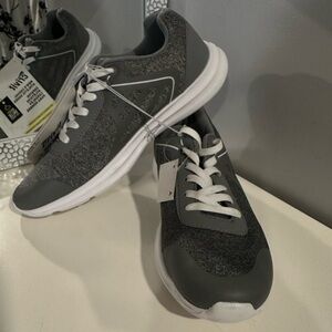 CRIVIT Men’s Sz 8 Gray and White Athletic Sneakers New